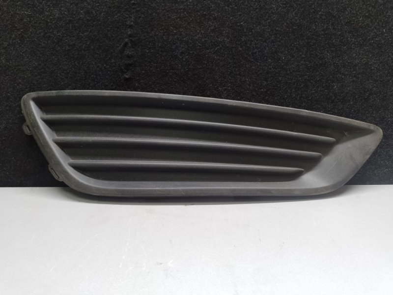 Заглушка ПТФ правая FORD FOCUS 10-18 F1EZ-17B814-A Б/У