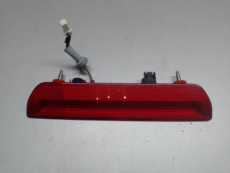 Стоп-сигнал NISSAN X-TRAIL/ROGUE T32 13-20 2015 T32 2.5 QR25DE 26590-4BA0A Б/У