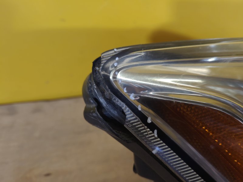 Фара правая IS250/350 05-13