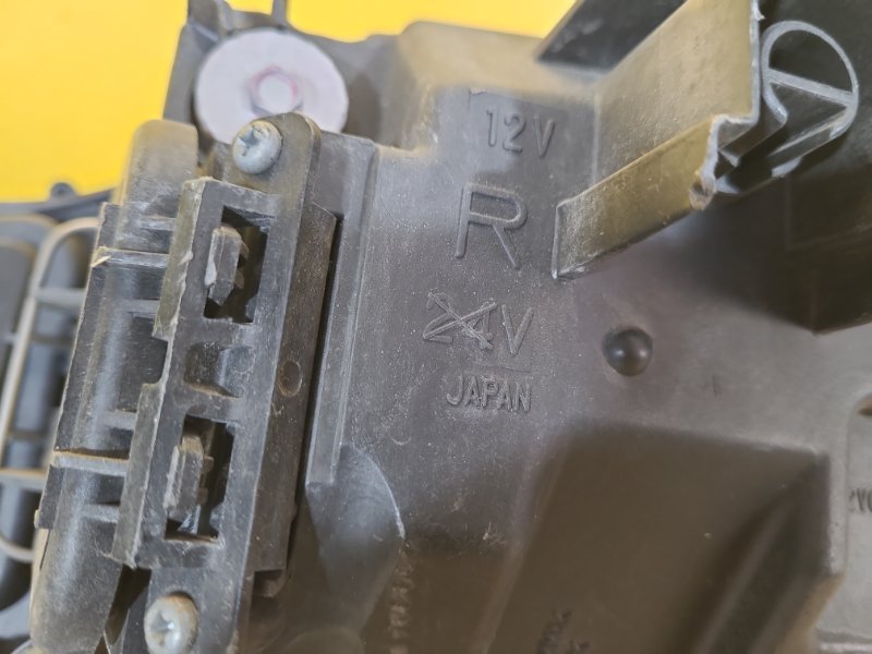 Фара правая IS250/350 05-13