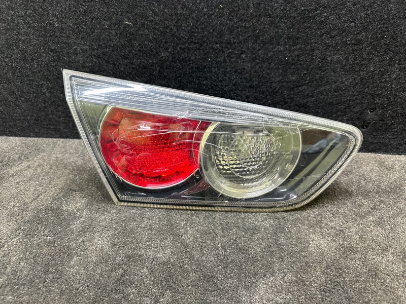 Фонарь внутренний левый LANCER X 10 07-15 2014 2.0 4B11