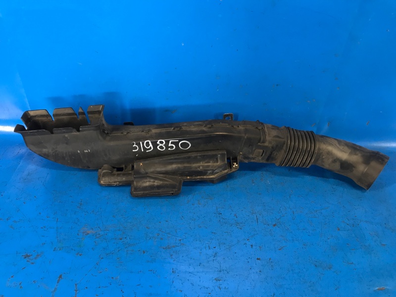 Запчасть патрубок воздушного фильтра MAZDA 3 BL 09-13 2009 2.5 L (L5-VE) LF8J1320X Б/У Патрубок воздушного фильтра MAZDA 3 BL 09-13 2009 2.5 L (L5-VE) LF8J1320X Б/У