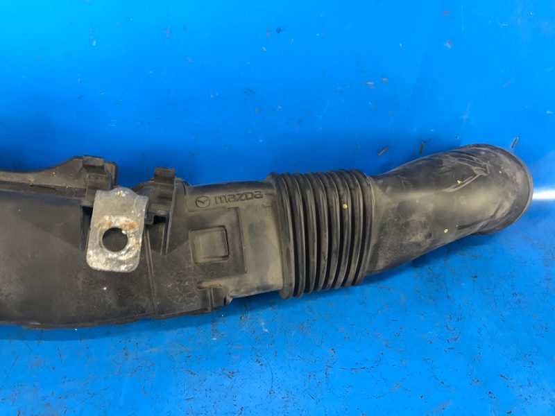 Патрубок воздушного фильтра 3 BL 09-13 2009 2.5 L (L5-VE) Патрубок воздушного фильтра 3 BL 09-13 2009 2.5 L (L5-VE)