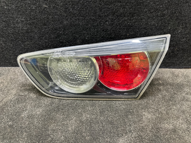 Фонарь внутренний правый LANCER X 10 07-15 2014 2.0 4B11 Фонарь внутренний правый LANCER X 10 07-15 2014 2.0 4B11