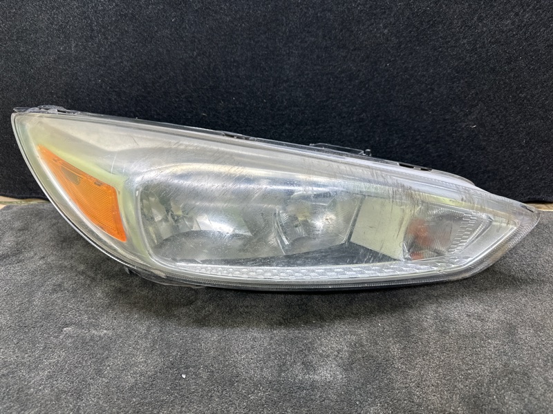 Фара правая FORD FOCUS 10-18 2018 MK3 2.0 C20HDEX F1EZ-13008-GS Б/У