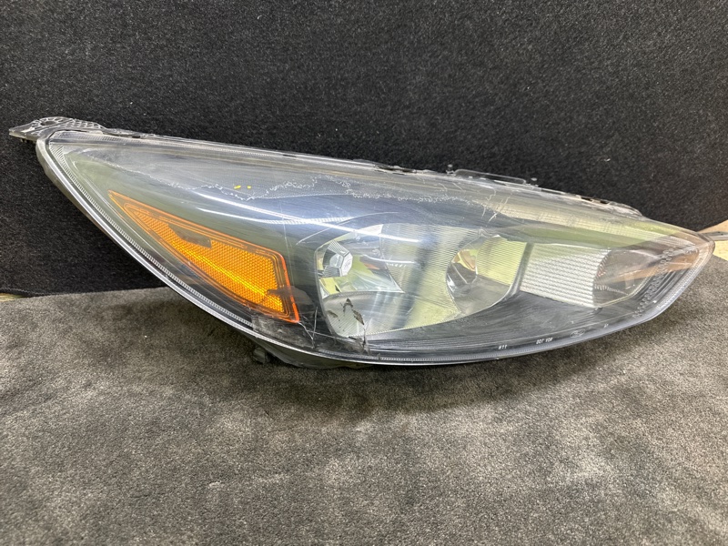 Фара правая FORD FOCUS 10-18