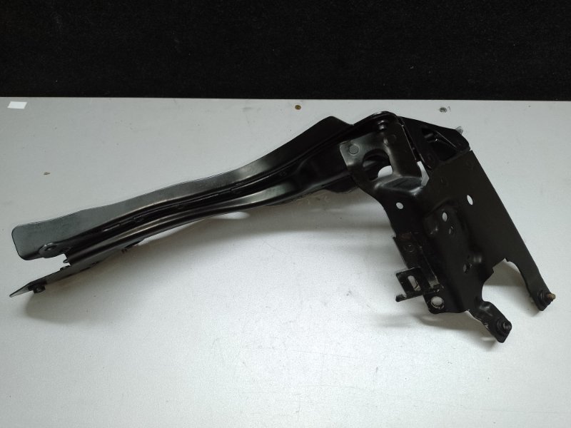 Панель передняя верхняя левый E-CLASS W211 02-09 2008 W211 M272972 3.5