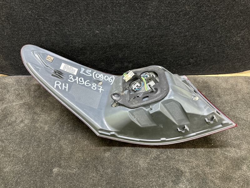 Фонарь наружный задний правый LS460 06-12 2007 XF40 4.6 1UR-FSE Фонарь наружный задний правый LS460 06-12 2007 XF40 4.6 1UR-FSE