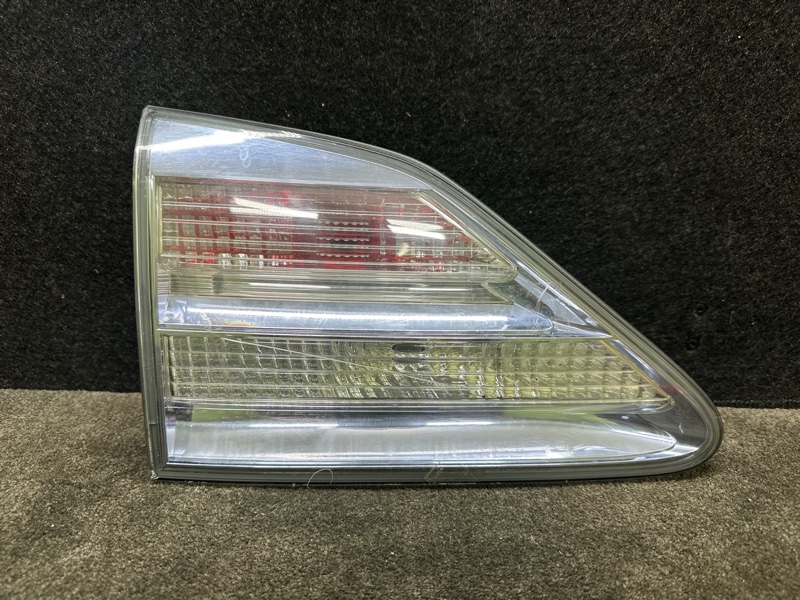 Фонарь внутренний левый LEXUS RX350/450 09-15 2009 GGL10L 2GR-FXE 3.5L 81591-48120 Б/У