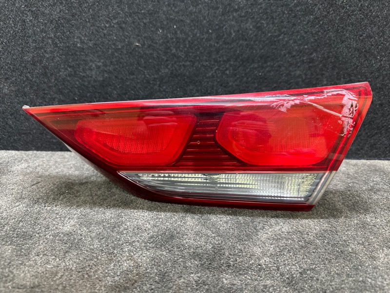 Фонарь внутренний правый HYUNDAI ELANTRA AD 16- 2017 AD 2.0 G4NH 92404-F2000 Б/У