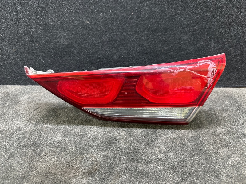 Фонарь внутренний правый ELANTRA AD 16- 2017 AD 2.0 G4NH