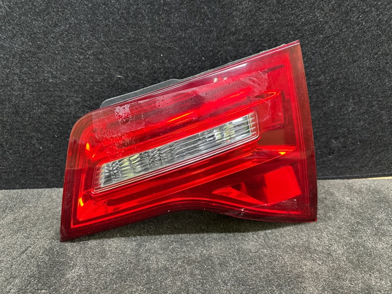 Фонарь внутренний правый MDX (YD2) 06-13 2007 YD2 3.7 J37A1