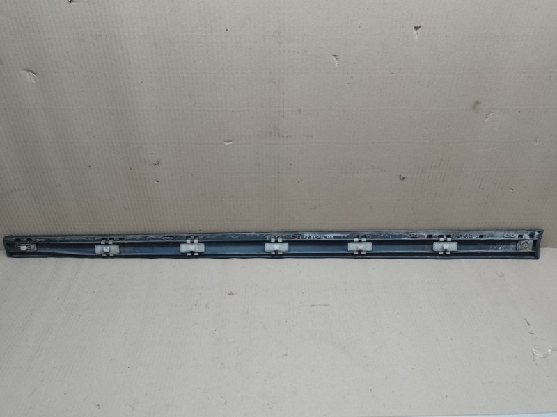 Молдинг двери передний правый E-CLASS W211 02-09 2008 W211 M272972 3.5 Молдинг двери передний правый E-CLASS W211 02-09 2008 W211 M272972 3.5