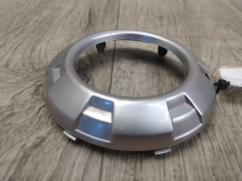 Накладка противотуманной фары передняя левая PAJERO 06-21 Внедорожник