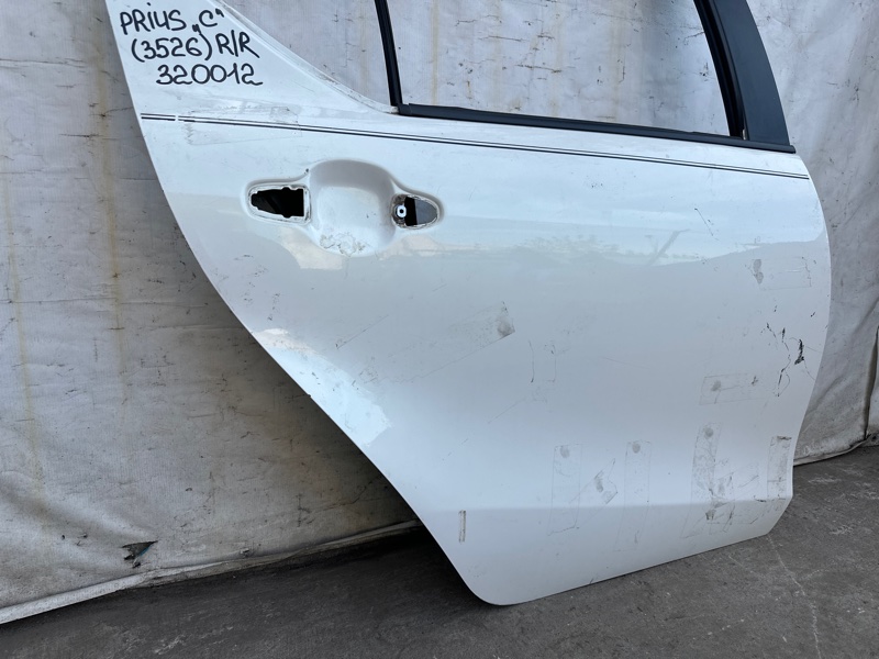 Дверь задняя правая TOYOTA PRIUS C/AQUA 11-14 NHP10L 1NZ-FXE 1.5L