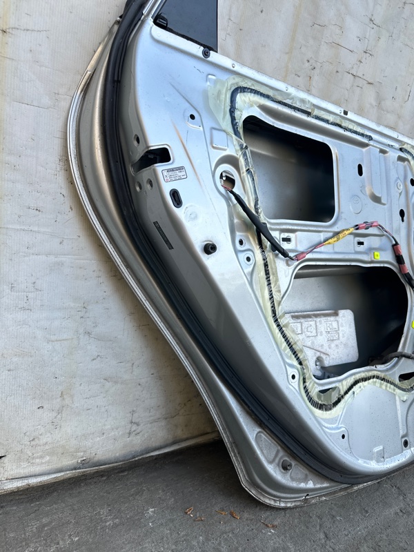 Дверь задняя левая PRIUS - 30 09-17 2011 XW30 1.8 2ZRFXE Дверь задняя левая PRIUS - 30 09-17 2011 XW30 1.8 2ZRFXE