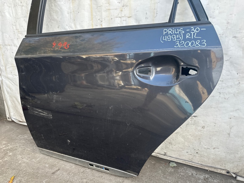 Дверь задняя левая PRIUS - 30 09-17 2013 1.8 2ZRFXE Дверь задняя левая PRIUS - 30 09-17 2013 1.8 2ZRFXE