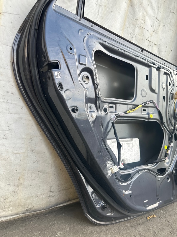 Дверь задняя левая PRIUS - 30 09-17 2013 1.8 2ZRFXE Дверь задняя левая PRIUS - 30 09-17 2013 1.8 2ZRFXE