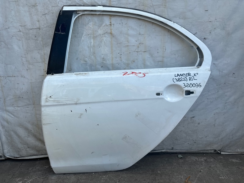 Дверь задняя левая MITSUBISHI LANCER X 10 07-15 2014 2.0 4B11 5730B119 Б/У
