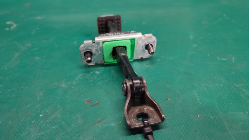 Ограничитель двери передний правый ELANTRA AD 16- 2019 2.0 G4NH Ограничитель двери передний правый ELANTRA AD 16- 2019 2.0 G4NH