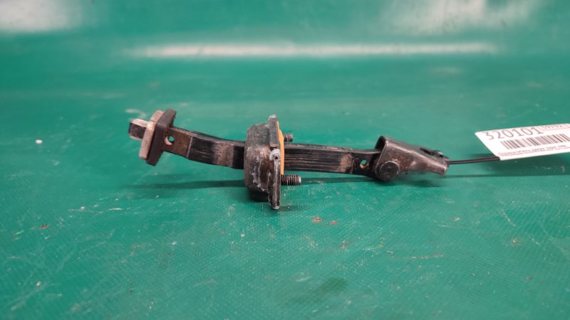 Ограничитель двери задний левый HYUNDAI ELANTRA AD 16- 2019 2.0 G4NH 79480-F2000 Б/У