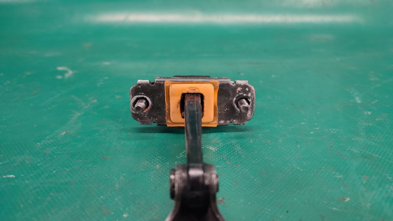 Ограничитель двери задний правый ELANTRA AD 16- 2019 2.0 G4NH Ограничитель двери задний правый ELANTRA AD 16- 2019 2.0 G4NH