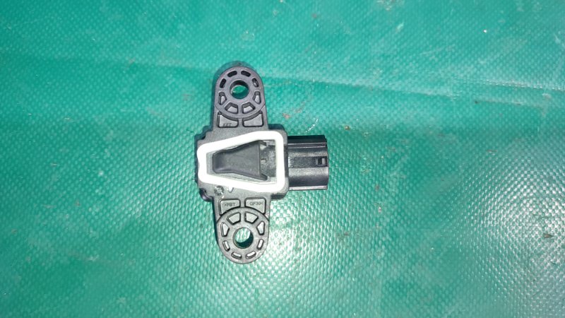 Датчик удара передний левый HYUNDAI ELANTRA AD 16- 2019 2.0 G4NH 95920-F2100 Б/У