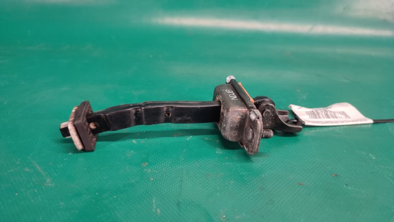 Ограничитель двери задний левый HYUNDAI ELANTRA AD 16- 2018 2.0 G4NH 79480-F2000 Б/У