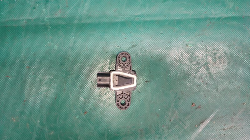 Датчик удара передний левый HYUNDAI ELANTRA AD 16- 2018 2.0 G4NH 95920-F2100 Б/У