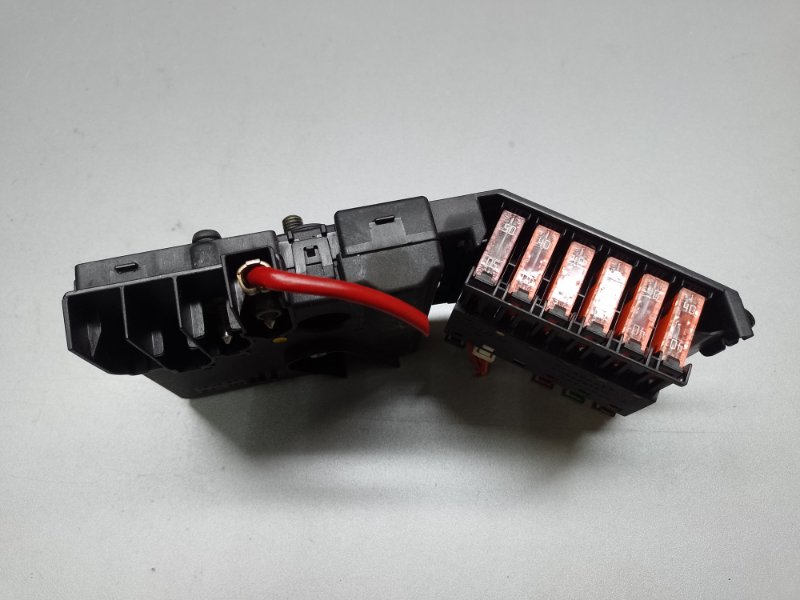 Блок предохранителей салон E-CLASS W211 02-09 2007 W211 M272964 3.5 Блок предохранителей салон E-CLASS W211 02-09 2007 W211 M272964 3.5