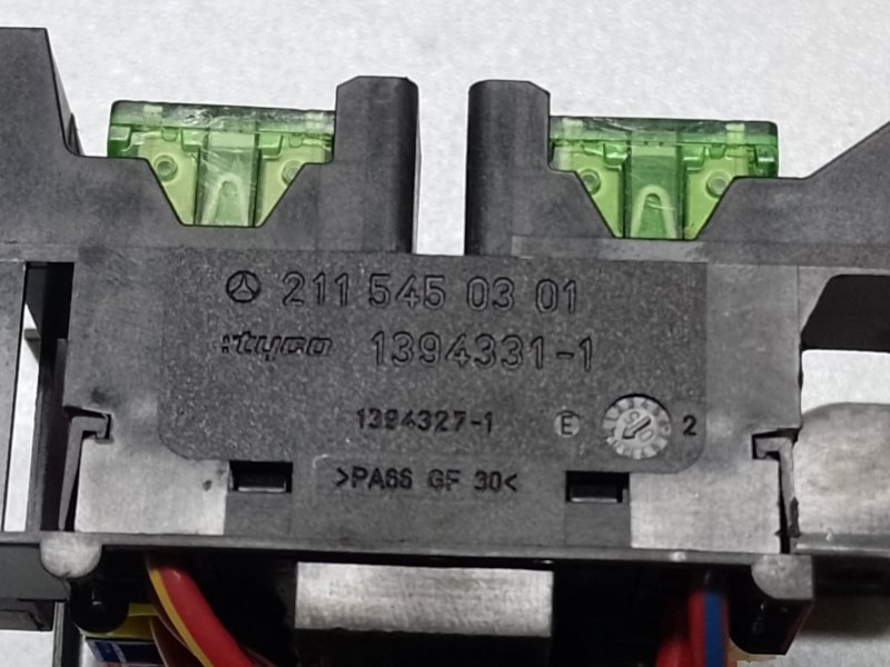 Блок предохранителей салон MERCEDES E-CLASS W211 02-09 W211 M272964 3.5 Блок предохранителей салон MERCEDES E-CLASS W211 02-09 W211 M272964 3.5