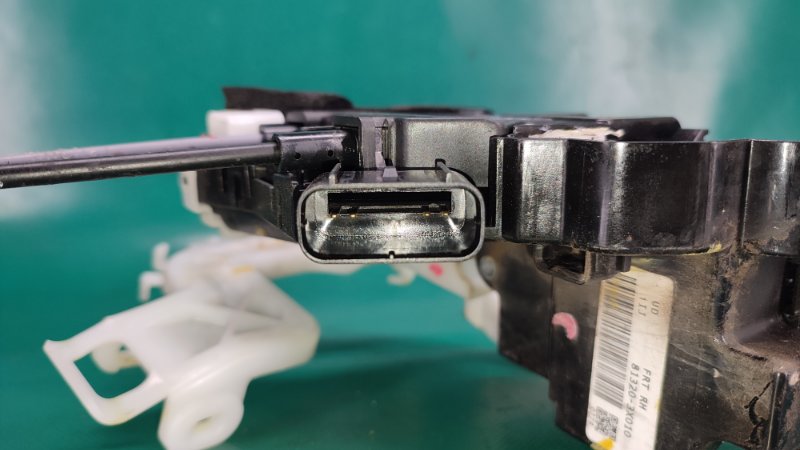 Замок двери передний правый ELANTRA MD 10-15 2014 1.8 G4NB