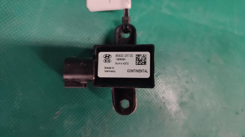 Датчик удара передний правый HYUNDAI ELANTRA MD 10-15 1.8 G4NB