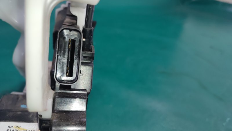 Замок двери задний правый ELANTRA MD 10-15 2014 1.8 G4NB