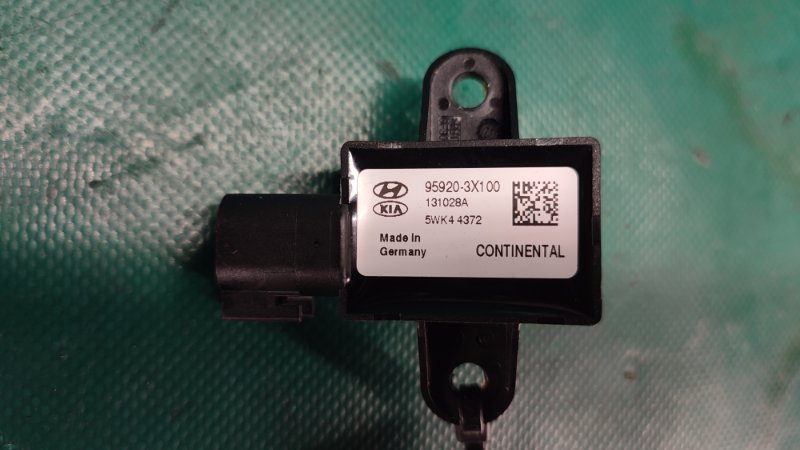 Датчик удара передний левый HYUNDAI ELANTRA MD 10-15 1.8 G4NB