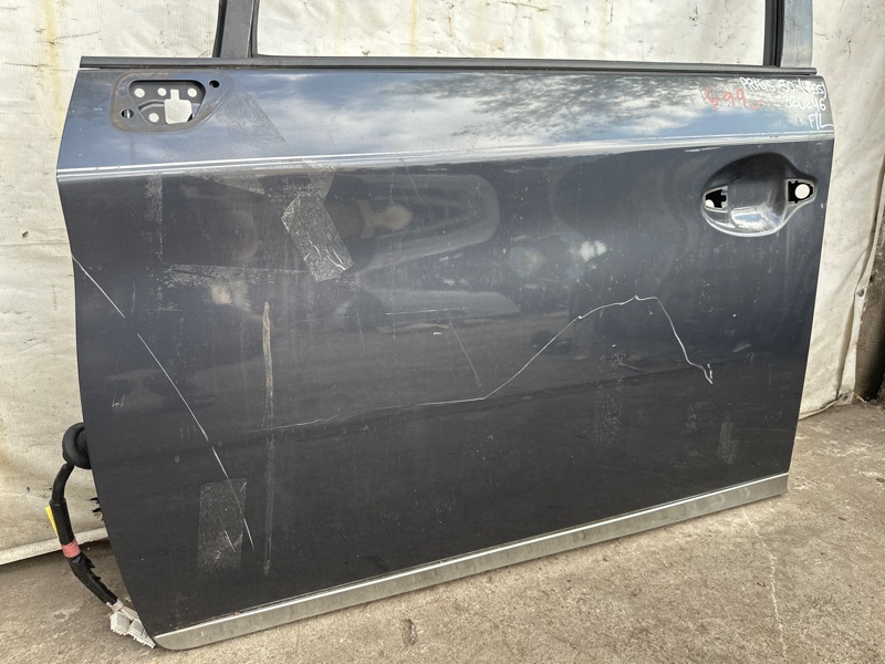 Дверь передняя левая TOYOTA PRIUS - 30 09-17 1.8 2ZRFXE