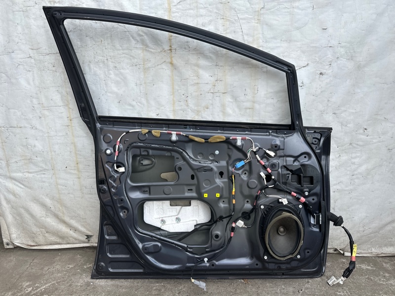 Дверь передняя левая PRIUS - 30 09-17 2013 1.8 2ZRFXE