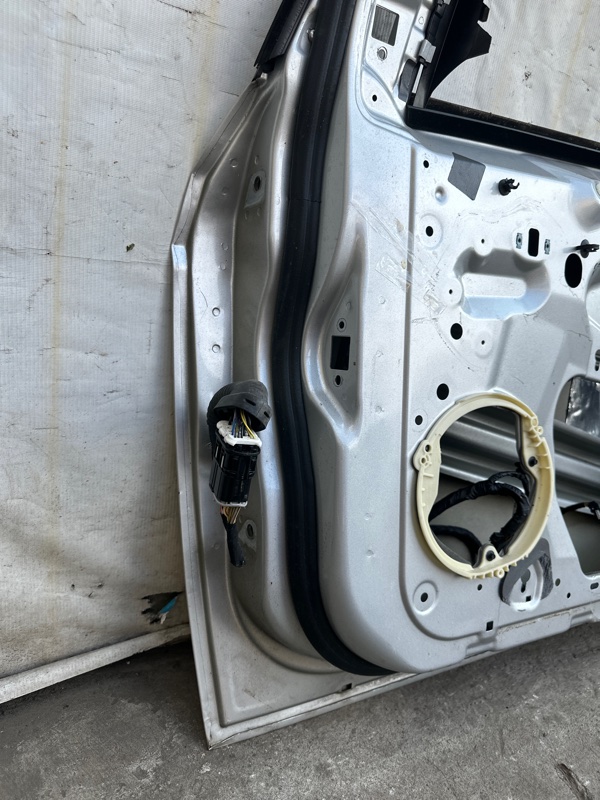 Дверь передняя правая FOCUS 10-18 2018 2.0 C20HDEX