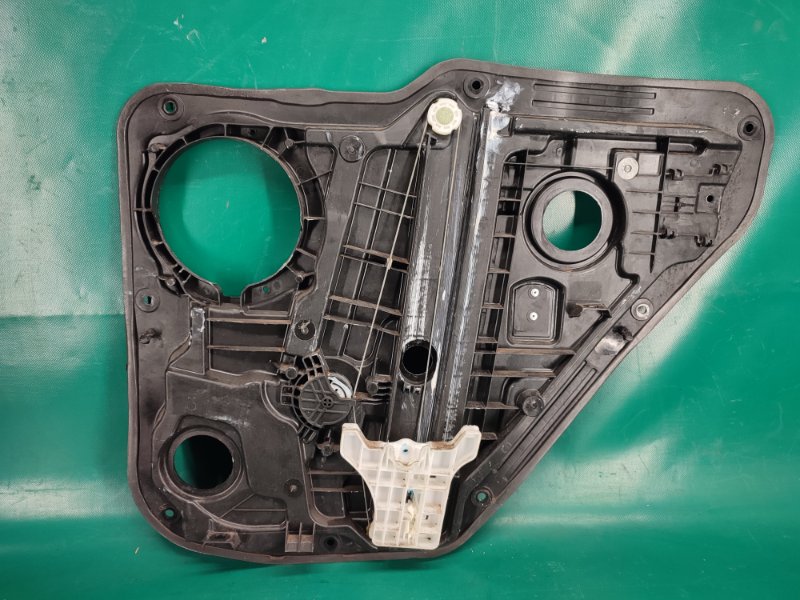 Стеклоподъемник задний левый ELANTRA AD 16- 2019 2.0 G4NH