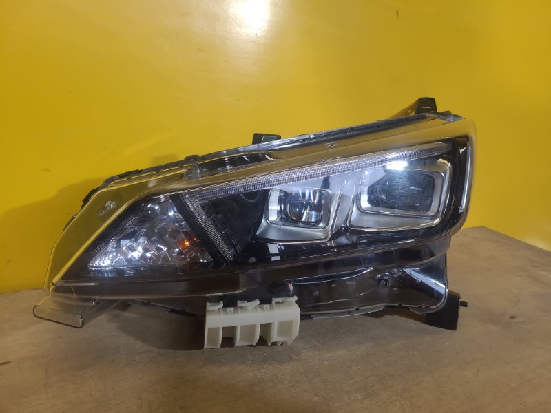 Фара левая NISSAN LEAF 18-