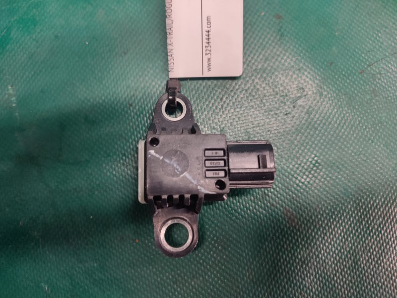 Запчасть датчик удара передний правый NISSAN X-TRAIL/ROGUE T32 13-20 2017 2.5 QR25DE 98836-3TA5B Б/У Датчик удара передний правый NISSAN X-TRAIL/ROGUE T32 13-20 2017 2.5 QR25DE 98836-3TA5B Б/У