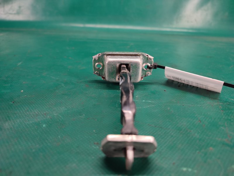 Ограничитель двери задний левый X-TRAIL/ROGUE T32 13-20 2017 2.5 QR25DE