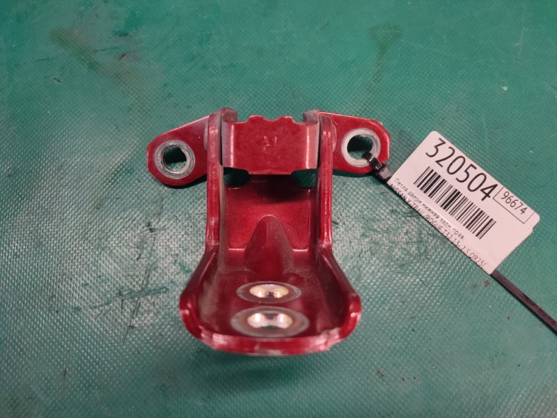 Петля двери нижняя задняя правая X-TRAIL/ROGUE T32 13-20 2017 2.5 QR25DE