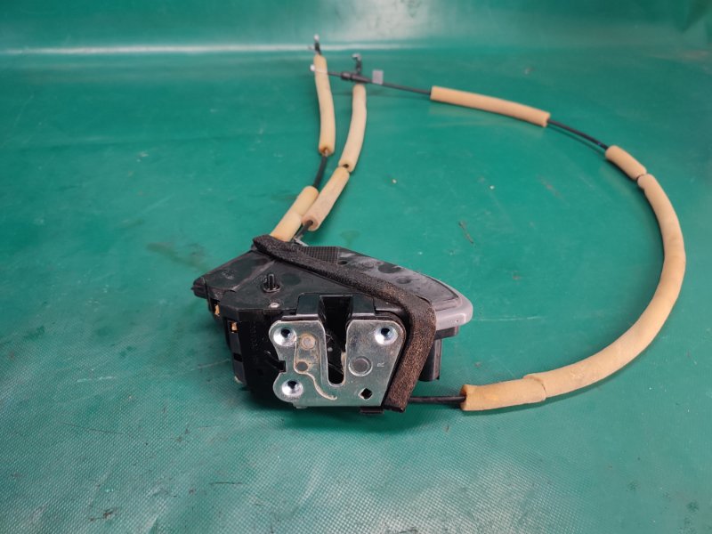 Замок двери задний правый X-TRAIL/ROGUE T32 13-20 2017 2.5 QR25DE