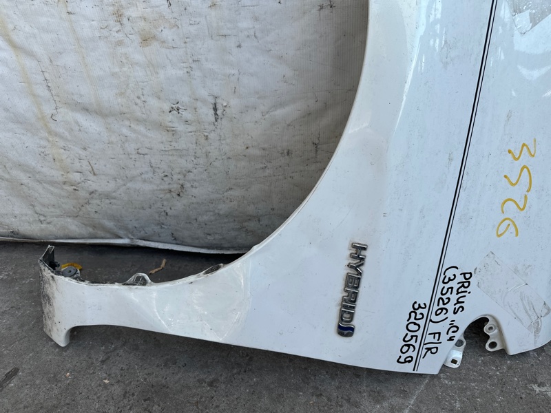 Крыло переднее левое PRIUS C/AQUA 11-14 2013 NHP10L 1NZ-FXE 1.5L