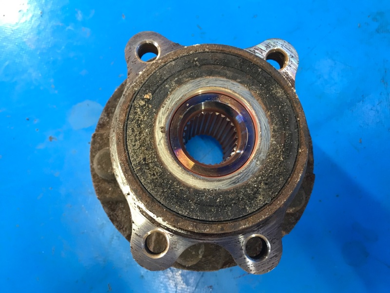 Ступица передняя правая TOYOTA PRIUS PLUS 11-14 ZVW41L 1.8 2ZRFXE