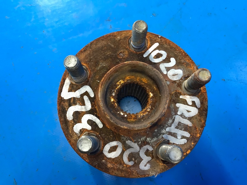 Запчасть ступица передняя левая TOYOTA PRIUS - 30 09-17 2012 ZVW30 1.8 2ZRFXE 4355047010 Б/У Ступица передняя левая TOYOTA PRIUS - 30 09-17 2012 ZVW30 1.8 2ZRFXE 4355047010 Б/У