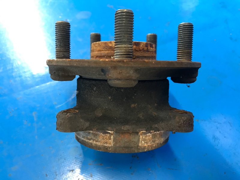 Ступица передняя PRIUS - 30 09-17 2010 ZVW30 Ступица передняя PRIUS - 30 09-17 2010 ZVW30