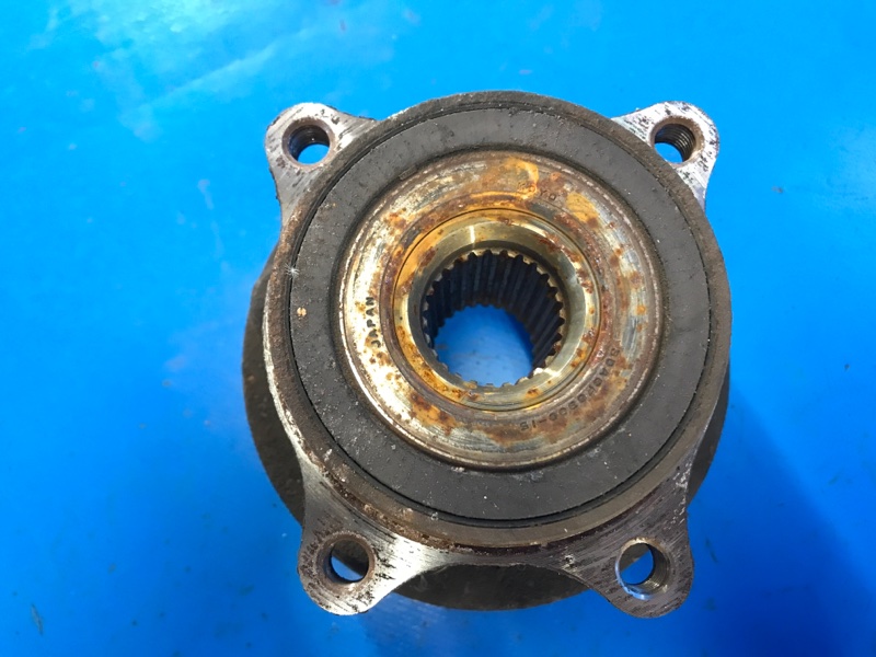 Ступица передняя TOYOTA PRIUS - 30 09-17 ZVW30 Ступица передняя TOYOTA PRIUS - 30 09-17 ZVW30