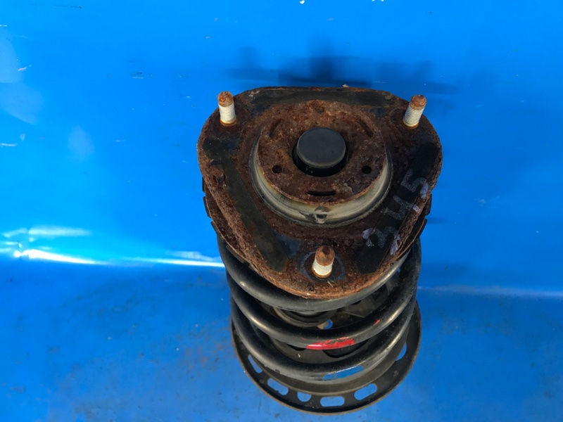 Амортизатор передний правый PRIUS PLUS 11-14 2013 ZVW41L 1.8 2ZRFXE Амортизатор передний правый PRIUS PLUS 11-14 2013 ZVW41L 1.8 2ZRFXE